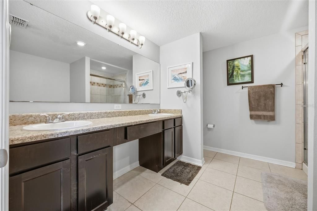 For Sale: $349,900 (3 beds, 2 baths, 2242 Square Feet)