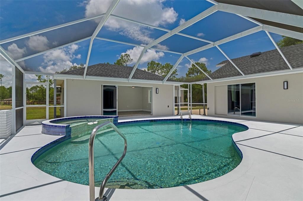 For Sale: $715,000 (5 beds, 2 baths, 3003 Square Feet)