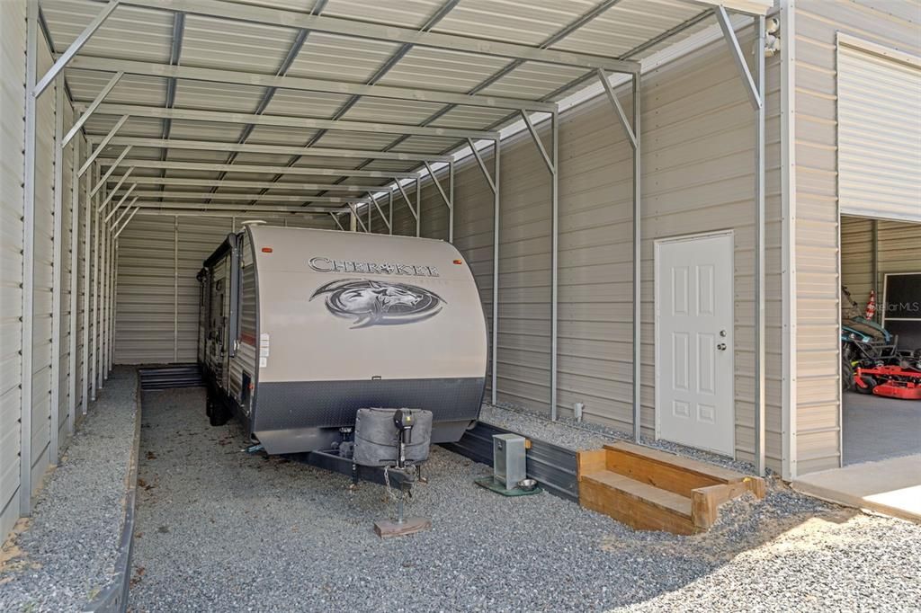 For Sale: $715,000 (5 beds, 2 baths, 3003 Square Feet)