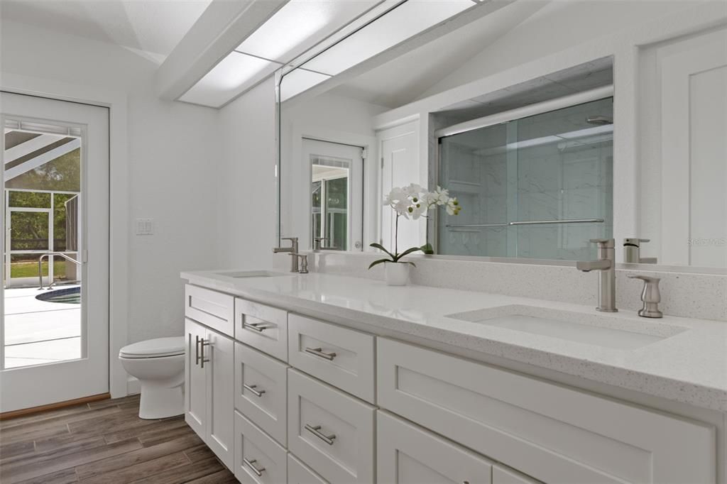 For Sale: $715,000 (5 beds, 2 baths, 3003 Square Feet)