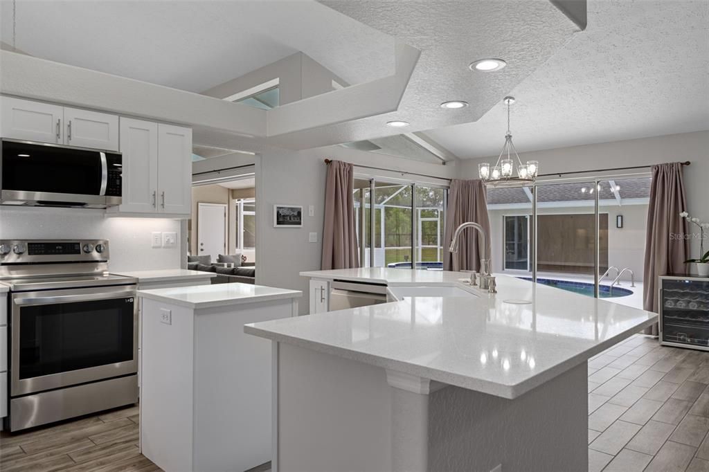 For Sale: $715,000 (5 beds, 2 baths, 3003 Square Feet)