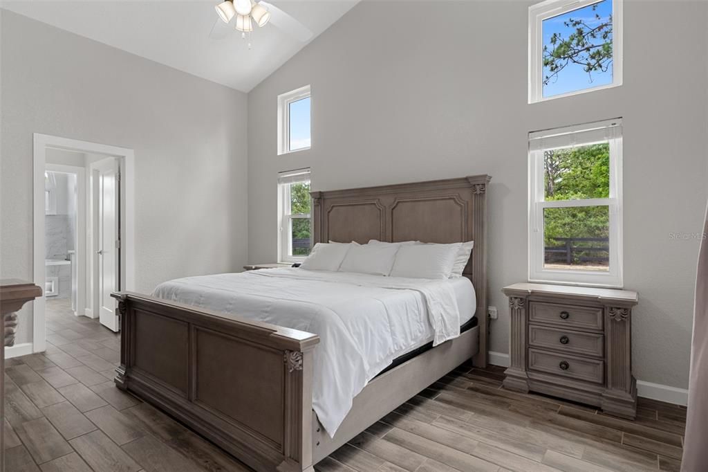 For Sale: $715,000 (5 beds, 2 baths, 3003 Square Feet)