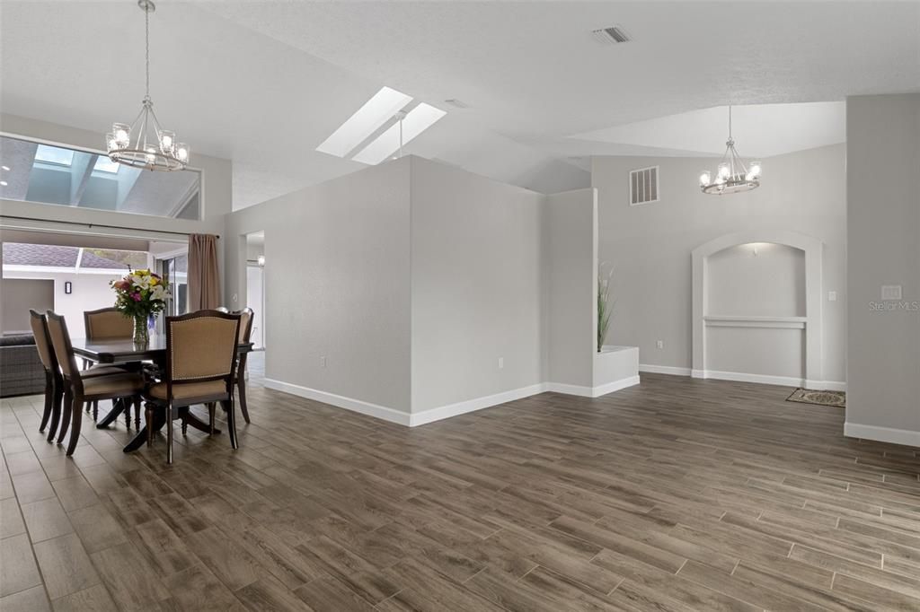 For Sale: $715,000 (5 beds, 2 baths, 3003 Square Feet)