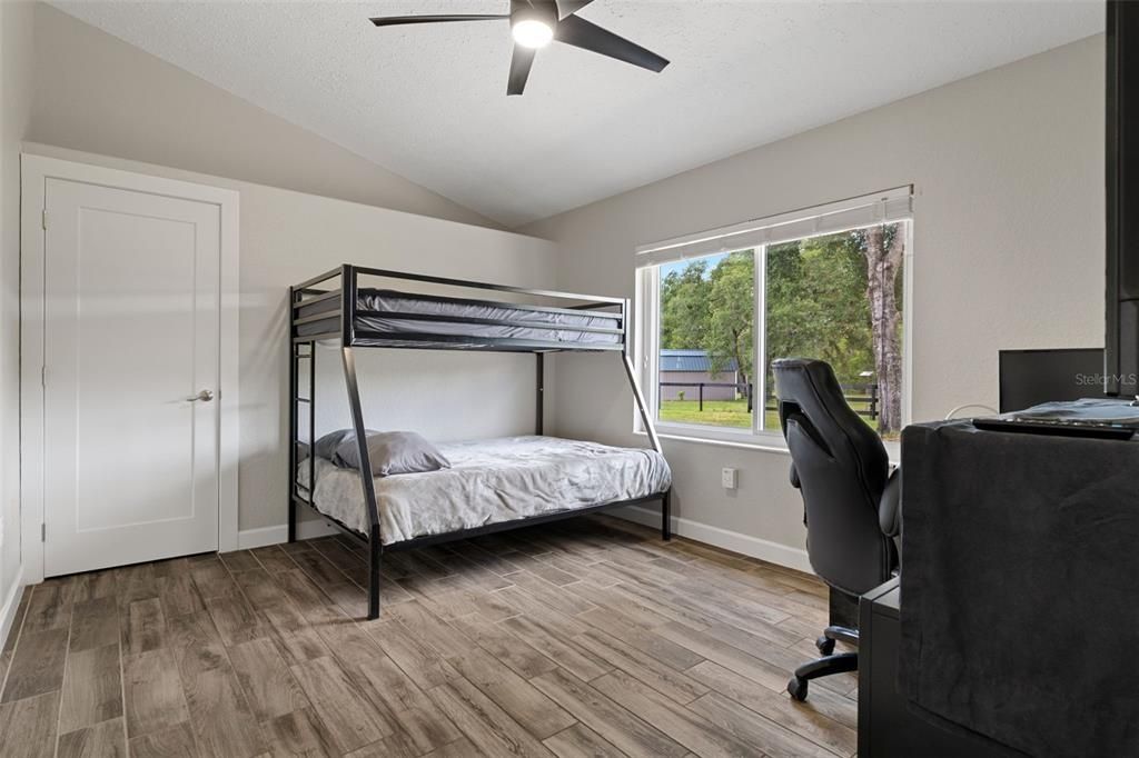 For Sale: $715,000 (5 beds, 2 baths, 3003 Square Feet)