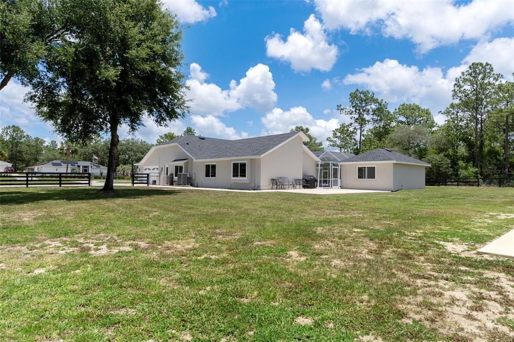 For Sale: $715,000 (5 beds, 2 baths, 3003 Square Feet)