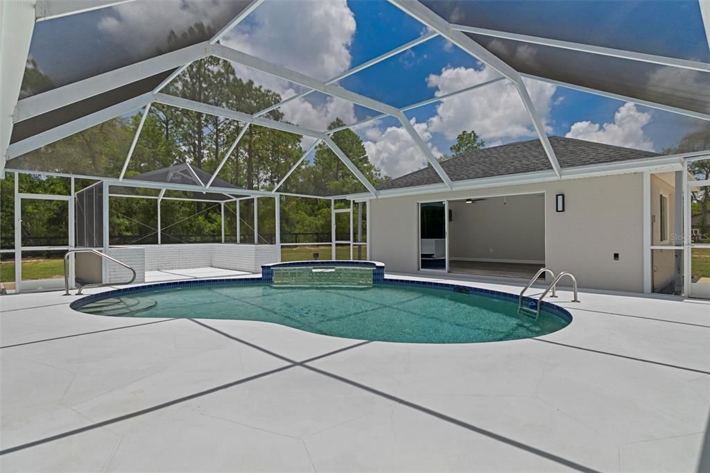 For Sale: $715,000 (5 beds, 2 baths, 3003 Square Feet)