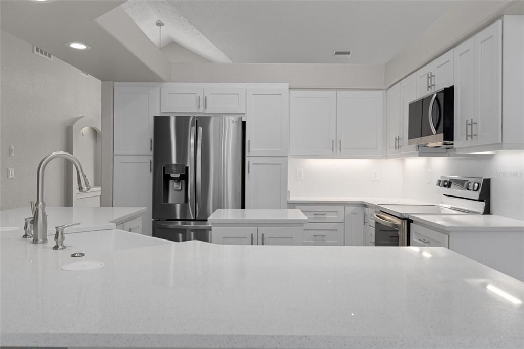 For Sale: $715,000 (5 beds, 2 baths, 3003 Square Feet)