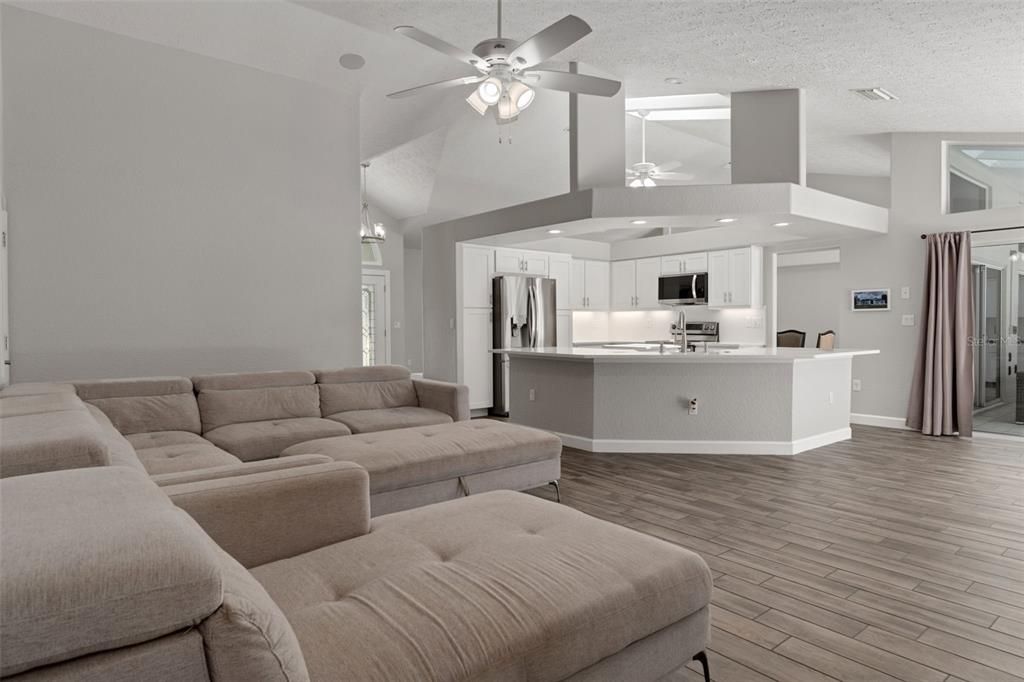 For Sale: $715,000 (5 beds, 2 baths, 3003 Square Feet)