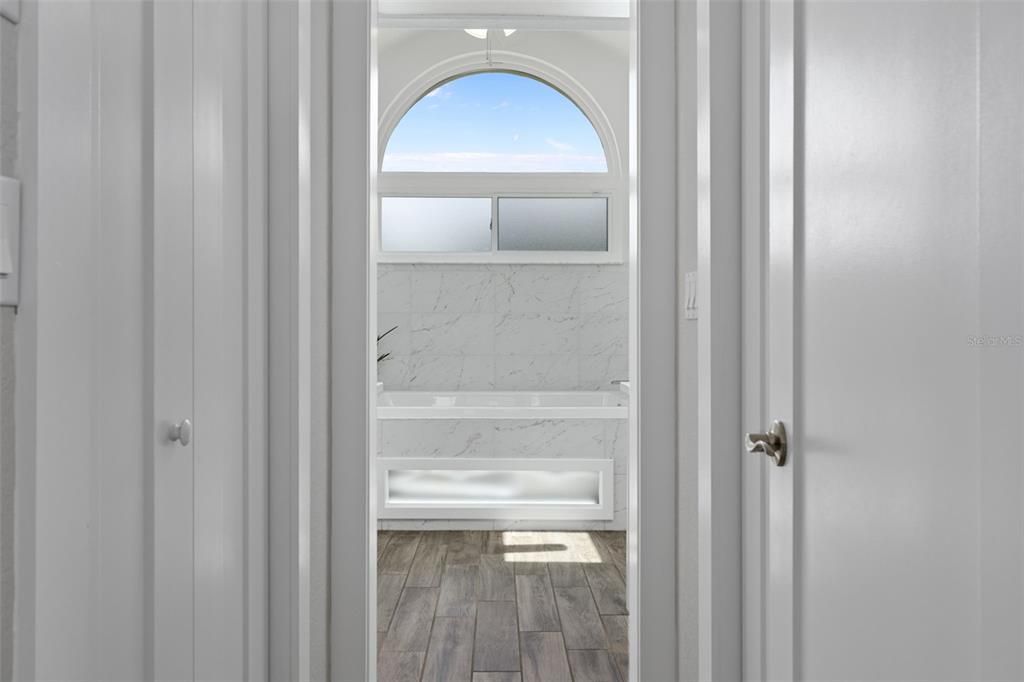 For Sale: $715,000 (5 beds, 2 baths, 3003 Square Feet)