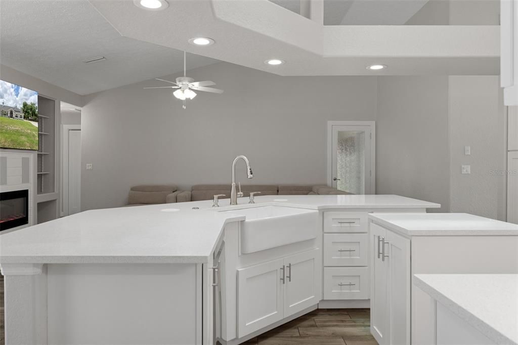 For Sale: $715,000 (5 beds, 2 baths, 3003 Square Feet)