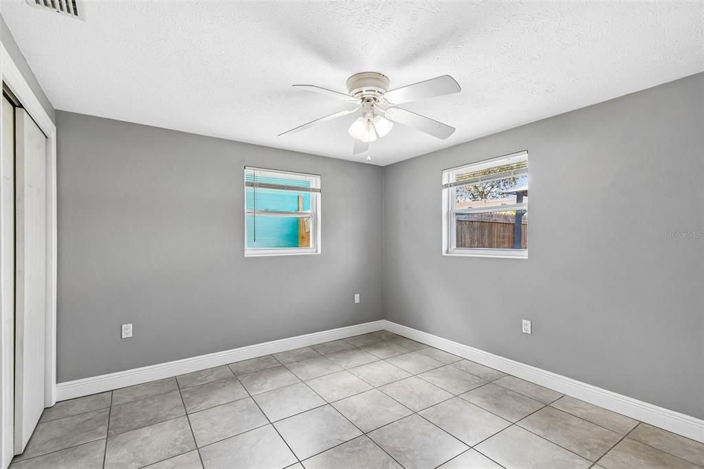 For Sale: $210,000 (2 beds, 1 baths, 975 Square Feet)