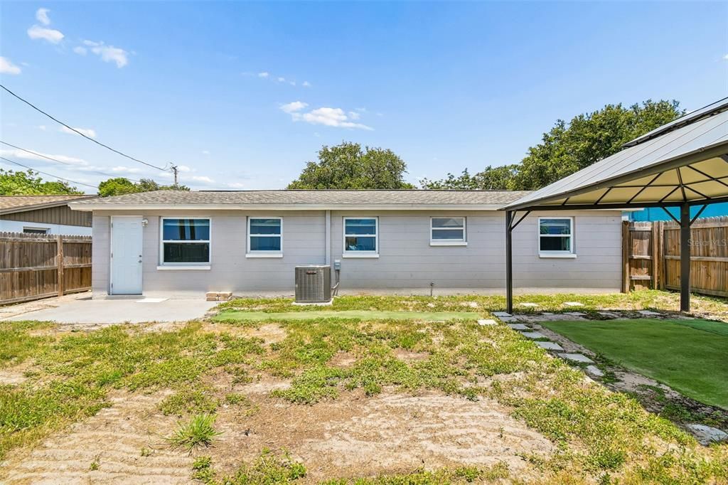 For Sale: $210,000 (2 beds, 1 baths, 975 Square Feet)