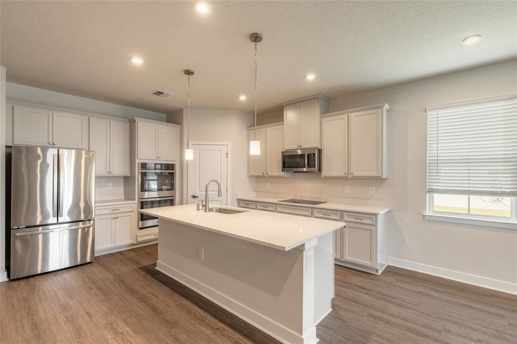 For Sale: $494,900 (4 beds, 3 baths, 2208 Square Feet)