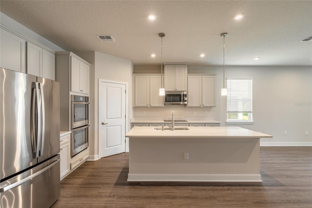 For Sale: $494,900 (4 beds, 3 baths, 2208 Square Feet)