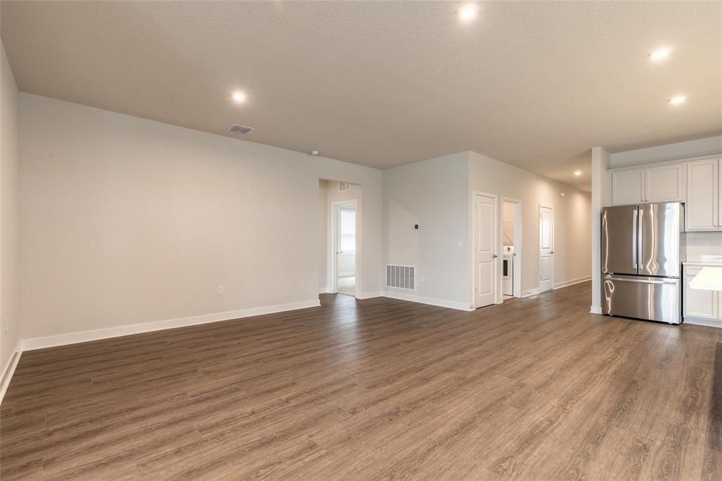 For Sale: $494,900 (4 beds, 3 baths, 2208 Square Feet)