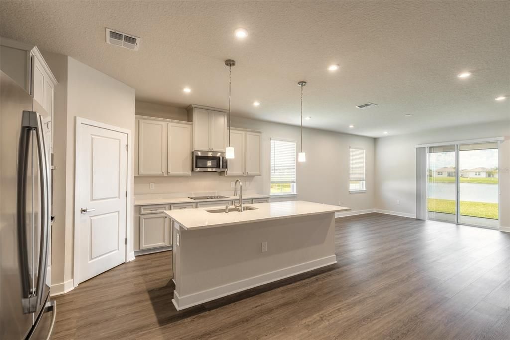 For Sale: $494,900 (4 beds, 3 baths, 2208 Square Feet)