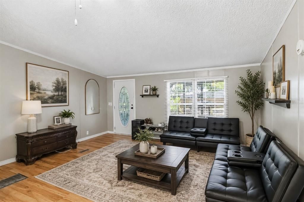 For Sale: $415,000 (3 beds, 2 baths, 1716 Square Feet)