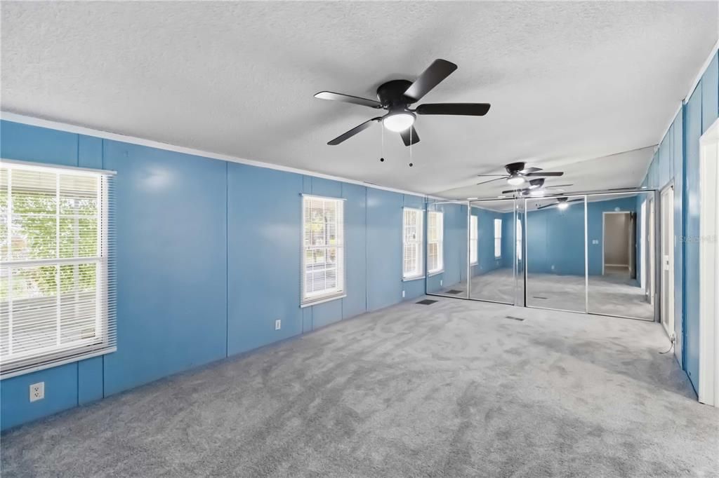 For Sale: $415,000 (3 beds, 2 baths, 1716 Square Feet)