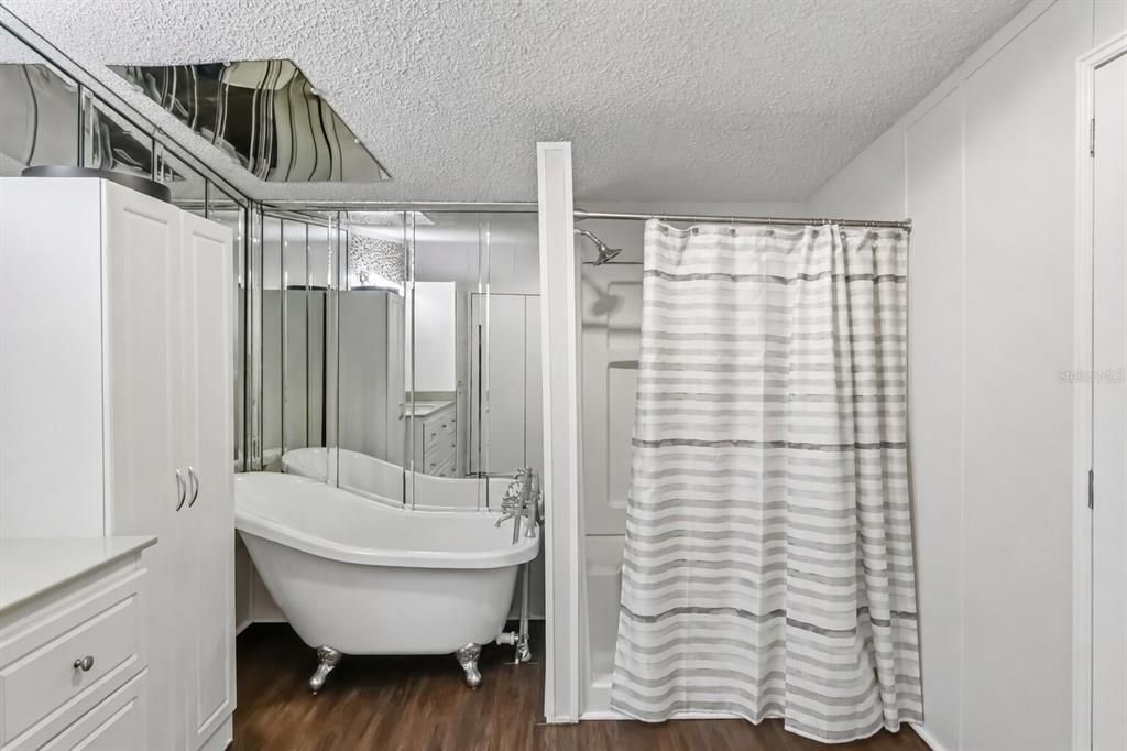 For Sale: $415,000 (3 beds, 2 baths, 1716 Square Feet)