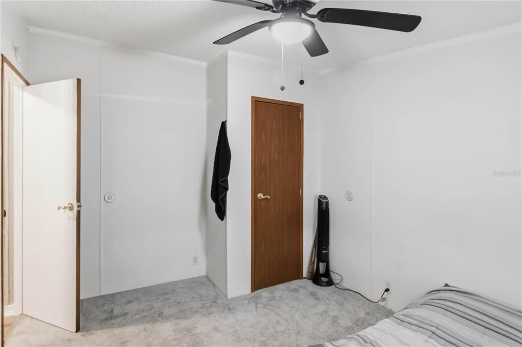 For Sale: $415,000 (3 beds, 2 baths, 1716 Square Feet)