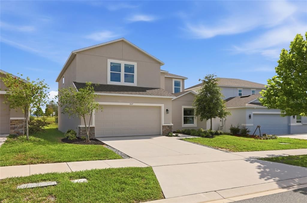 For Sale: $500,000 (5 beds, 3 baths, 2765 Square Feet)