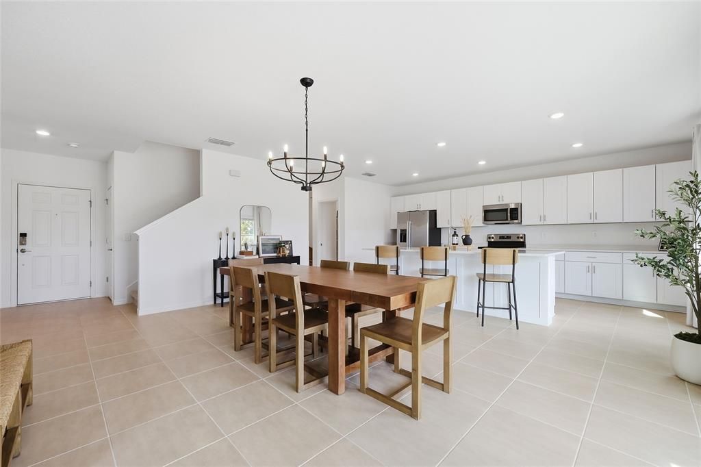 For Sale: $500,000 (5 beds, 3 baths, 2765 Square Feet)