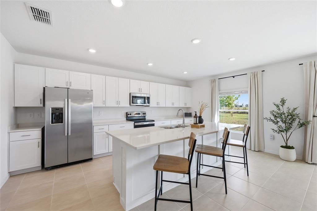 For Sale: $500,000 (5 beds, 3 baths, 2765 Square Feet)