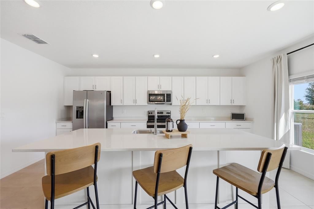 For Sale: $500,000 (5 beds, 3 baths, 2765 Square Feet)