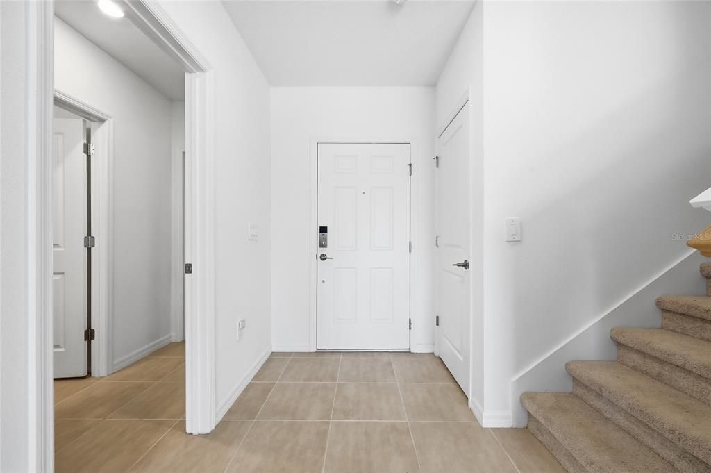 For Sale: $500,000 (5 beds, 3 baths, 2765 Square Feet)