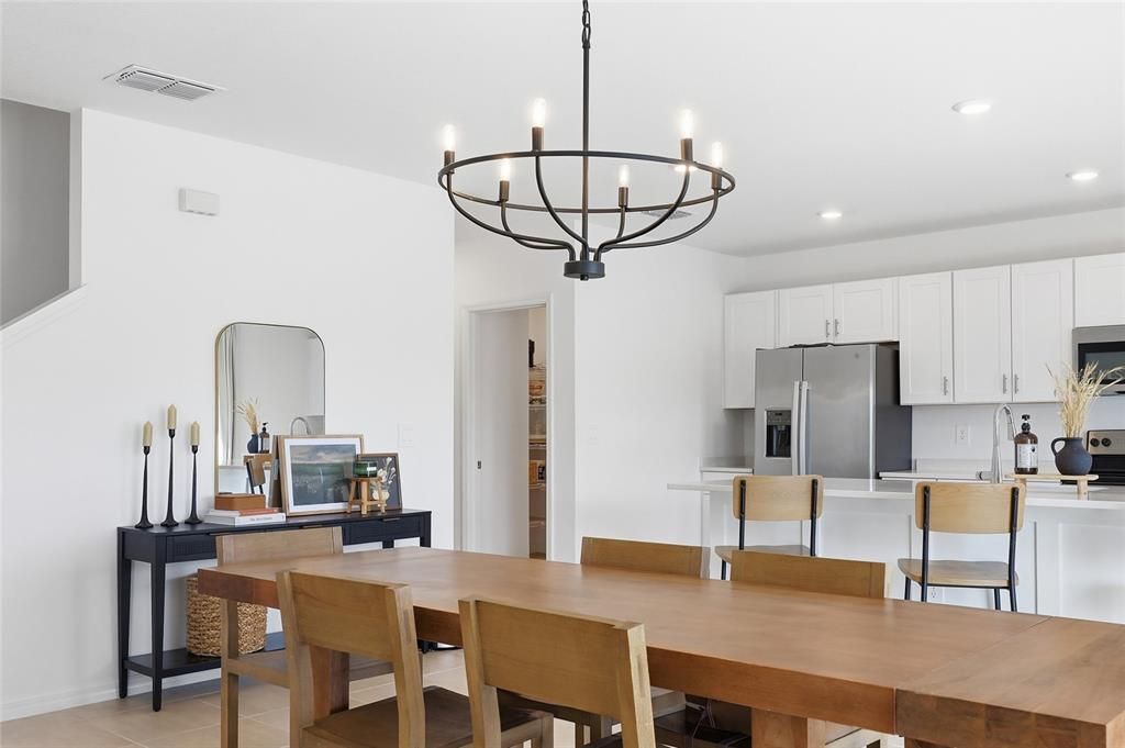 For Sale: $500,000 (5 beds, 3 baths, 2765 Square Feet)
