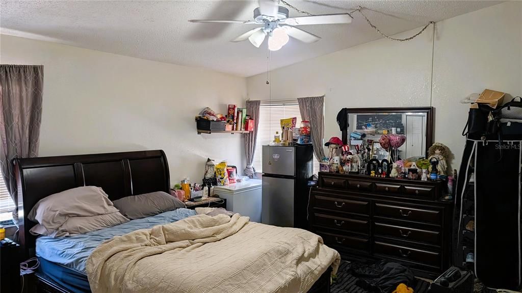 For Sale: $399,900 (6 beds, 3 baths, 2439 Square Feet)