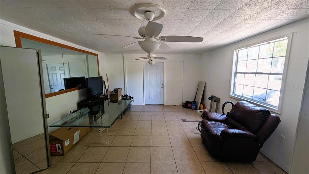 For Sale: $399,900 (6 beds, 3 baths, 2439 Square Feet)