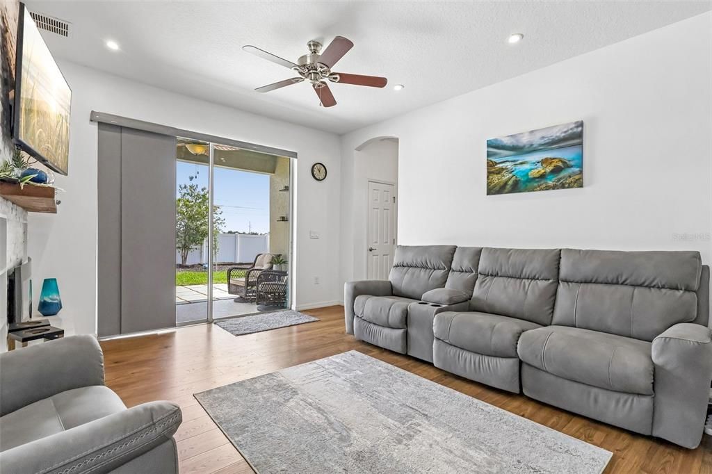 For Sale: $360,000 (4 beds, 2 baths, 1841 Square Feet)