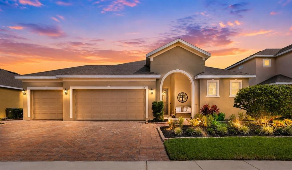 For Sale: $360,000 (4 beds, 2 baths, 1841 Square Feet)