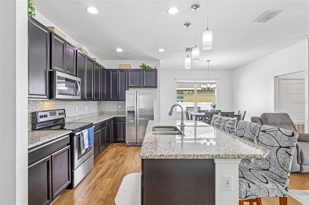 For Sale: $360,000 (4 beds, 2 baths, 1841 Square Feet)