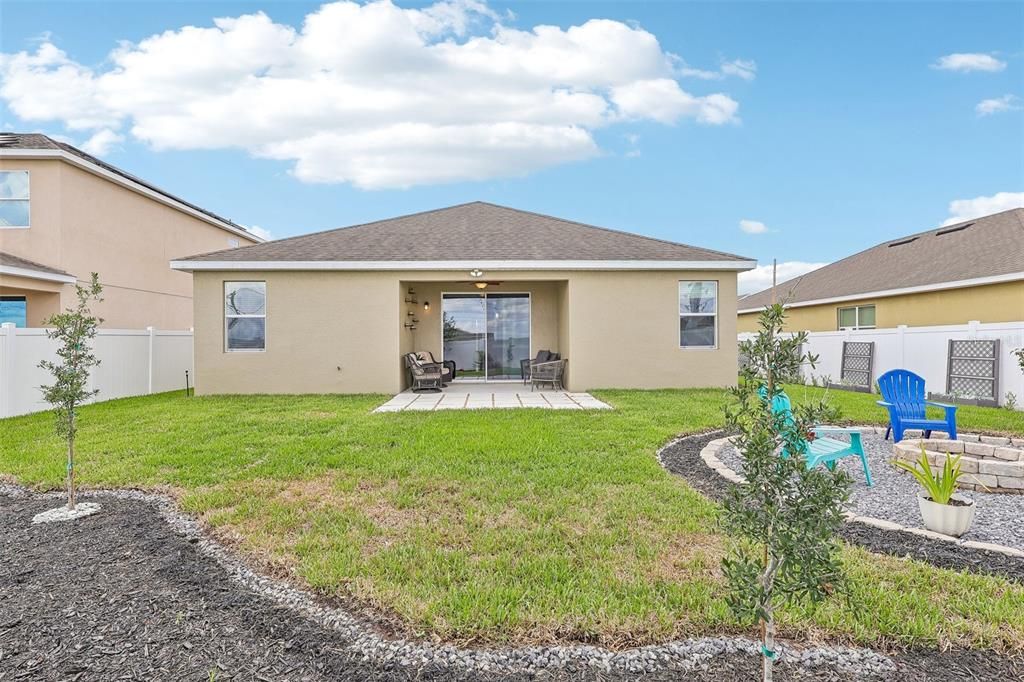For Sale: $360,000 (4 beds, 2 baths, 1841 Square Feet)
