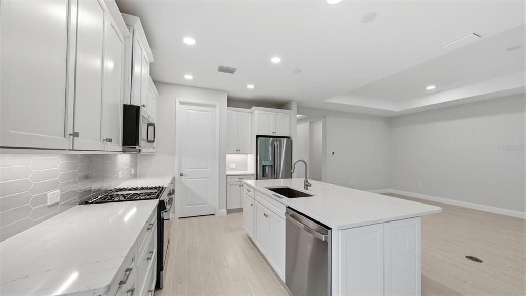 For Sale: $457,283 (3 beds, 2 baths, 2079 Square Feet)