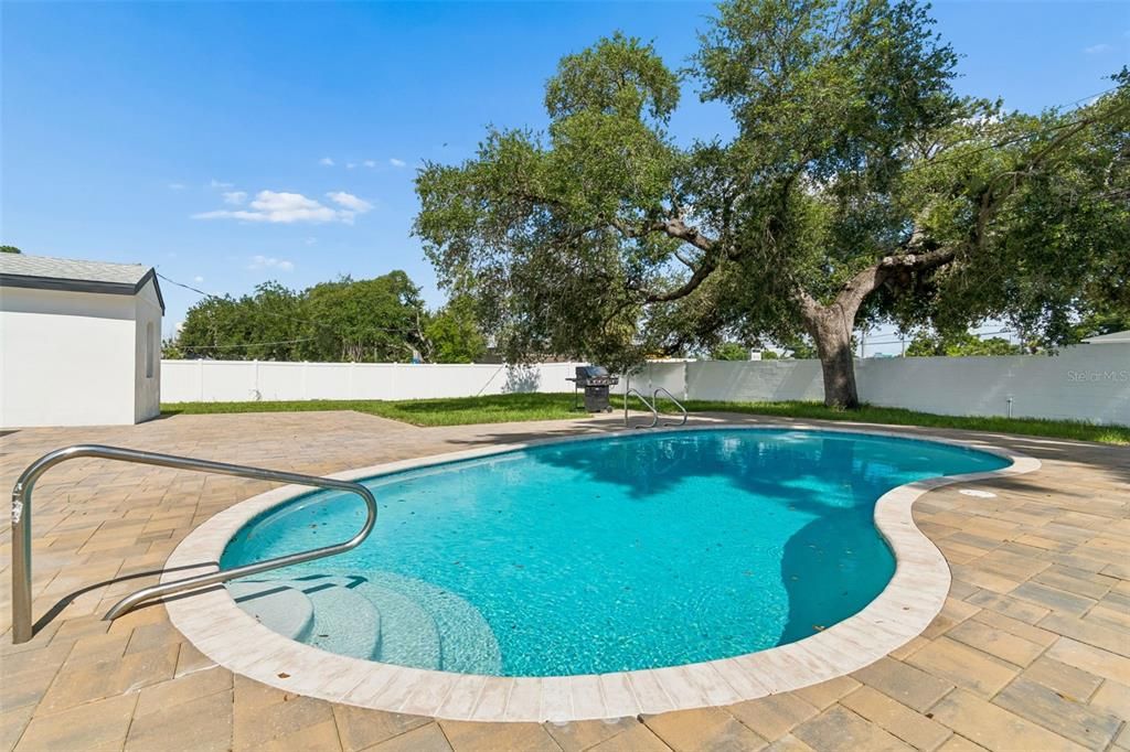En Venta: $599,000 (4 camas, 3 baños, 1637 Pies cuadrados)