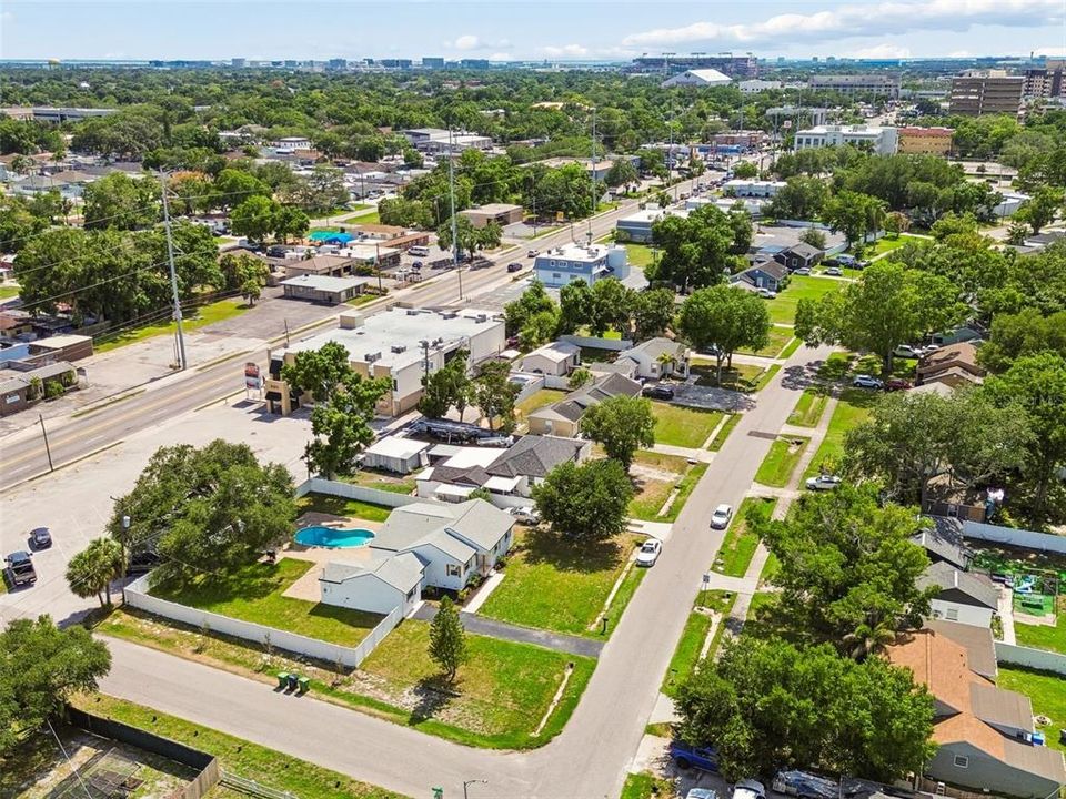 En Venta: $599,000 (4 camas, 3 baños, 1637 Pies cuadrados)