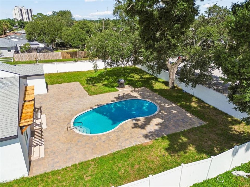 En Venta: $599,000 (4 camas, 3 baños, 1637 Pies cuadrados)