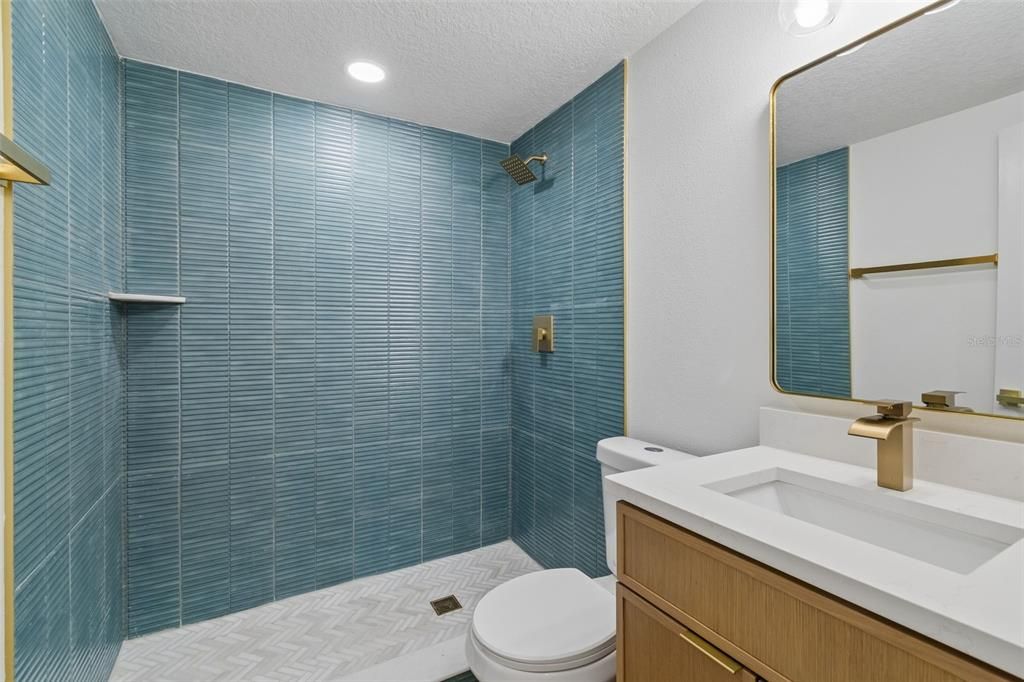 En Venta: $599,000 (4 camas, 3 baños, 1637 Pies cuadrados)