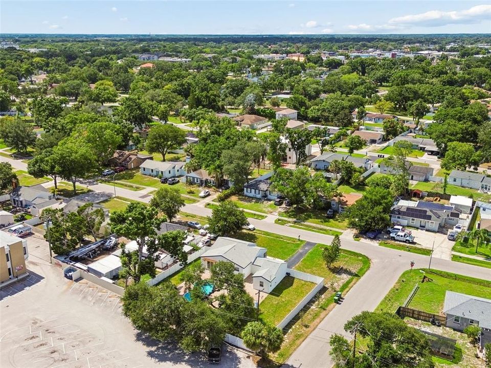 En Venta: $599,000 (4 camas, 3 baños, 1637 Pies cuadrados)