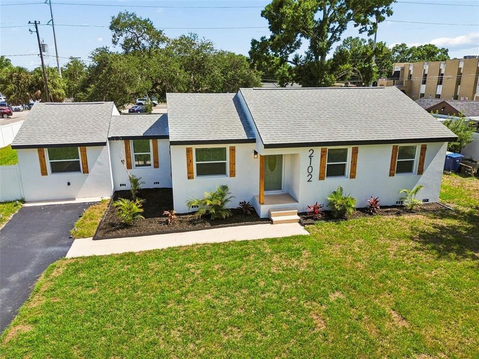 En Venta: $599,000 (4 camas, 3 baños, 1637 Pies cuadrados)