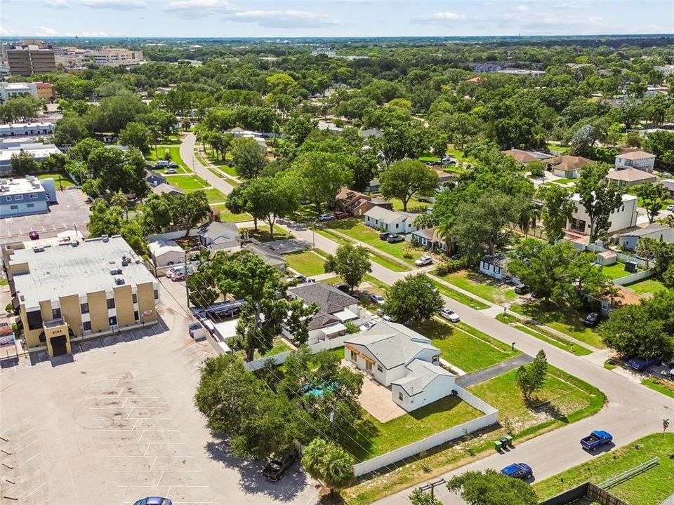 En Venta: $599,000 (4 camas, 3 baños, 1637 Pies cuadrados)