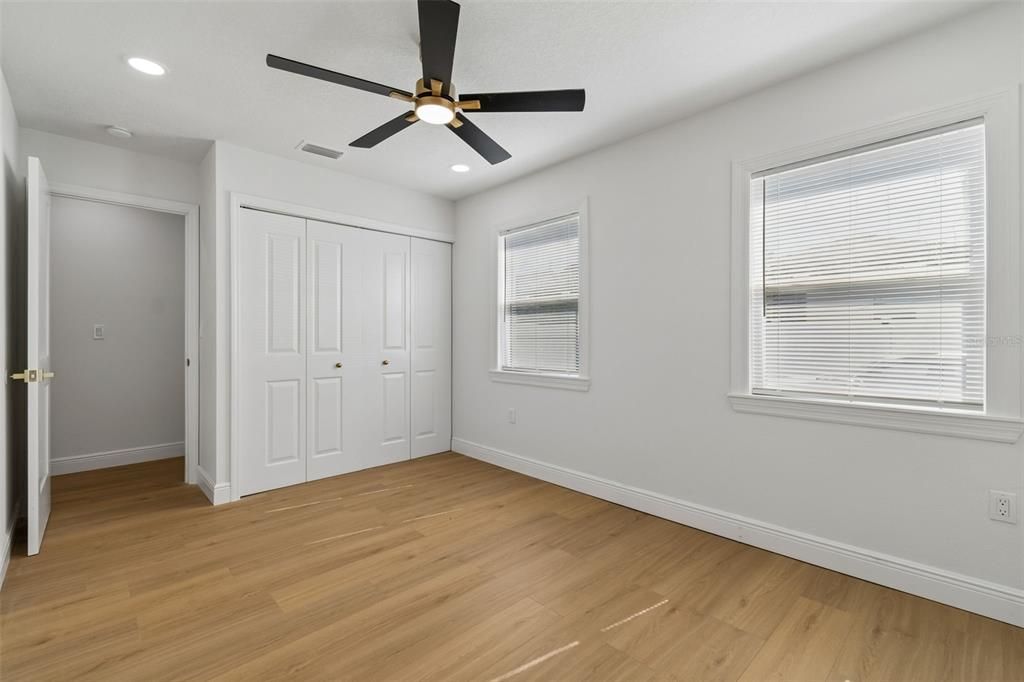 En Venta: $599,000 (4 camas, 3 baños, 1637 Pies cuadrados)