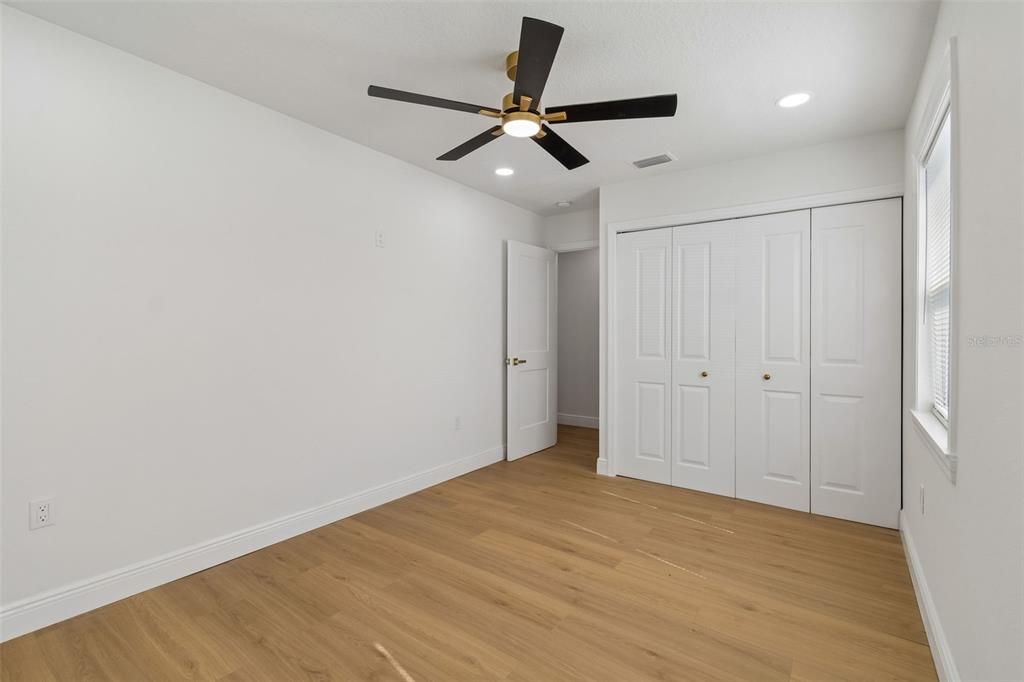 En Venta: $599,000 (4 camas, 3 baños, 1637 Pies cuadrados)