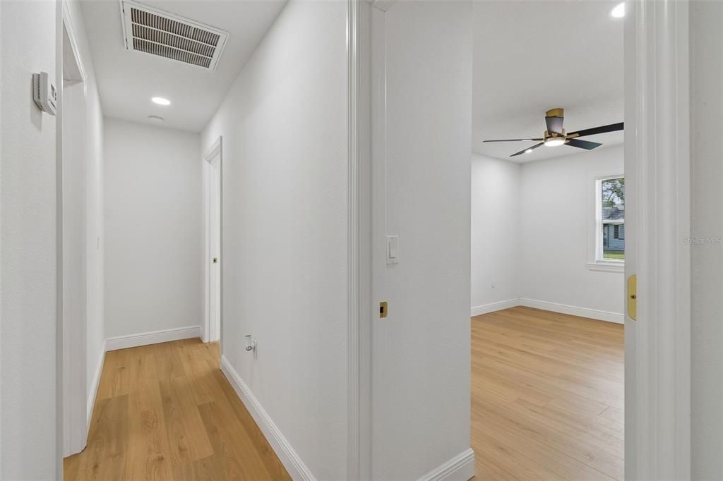 En Venta: $599,000 (4 camas, 3 baños, 1637 Pies cuadrados)