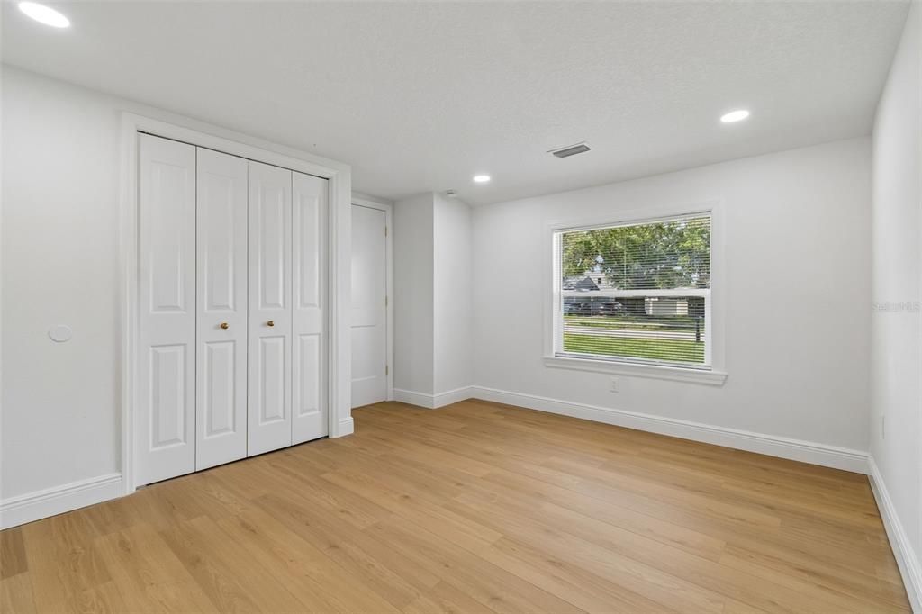 En Venta: $599,000 (4 camas, 3 baños, 1637 Pies cuadrados)