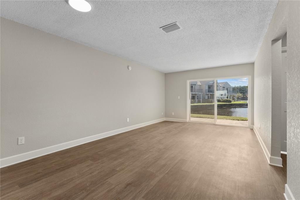 For Sale: $115,000 (1 beds, 1 baths, 680 Square Feet)