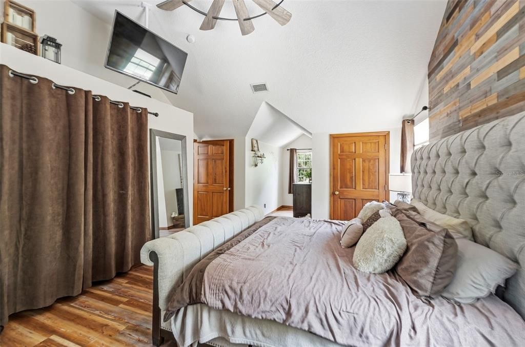 For Sale: $875,000 (5 beds, 3 baths, 3408 Square Feet)